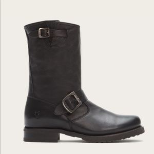 Gorgeous Black Veronica Short Frye Boots!